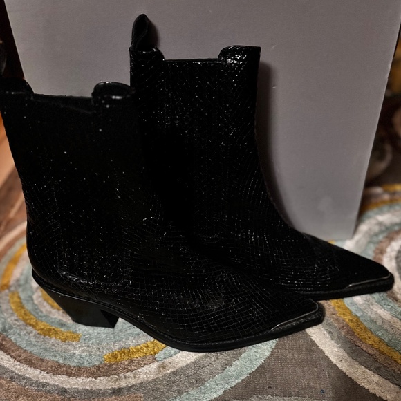 Lola Cruz Aurel Ankle Boots Black Sz 41 Pull On Pointed Toe with Silver Details - Picture 12 of 14